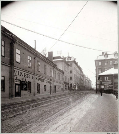 Hornsgatan från Brunnsbacken västerut. T.v. Södra stadshuset, nuvarande Stadsmuseet