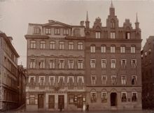 Emil R Boman AB. Exteriör. Emil R Bomans hus till höger i bild.
