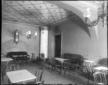 Lilla Nygatan 4, Källaren Iduna, kaféet