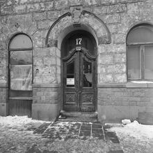 Banérgatan 17. Porten