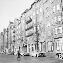 Karlavägen mot Östermalmsgatan från nr 7