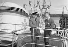 Frihamnen. Kapten J. G. Westerberg och direktör Anders Smith jr ombord på fartyget M/S Monica Smith. Fartyget ska ut på sin jungfrufärd (tillhör Swedish Chicago line)