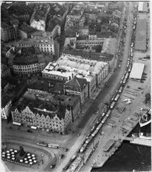 Flygfoto från 1946 över Gamla stan vid Skeppsbron