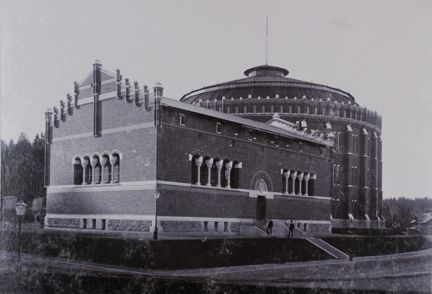 Svartvitt fotografi på mätarsal vid Värtagasverket