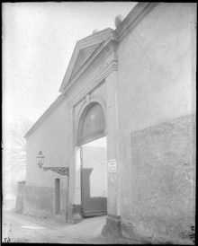 Diakonissanstaltens port vid Erstagatan