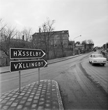Fabriksbyggnad vid Bällstavägen. Mot väster. Bällstavägen 11