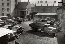 Söder-Service. Innergård till bilverkstad.