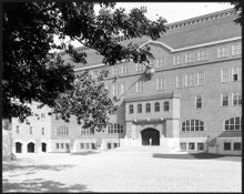 Östermalms läroverk vid Karlavägen 47-49