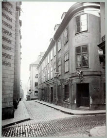 Tyska Brinken från Svartmangatan, t. h. kv. Ceres