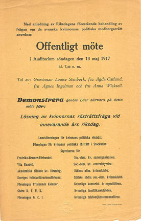 Tryckt text på gult papper