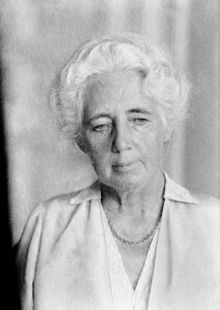 Porträtt av kvinna, vid namn Laurell eller Laurin