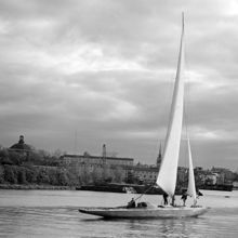 Segelbåt utanför Skeppsholmen