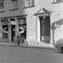 Portal och del av fasad till Grev Turegatan 6