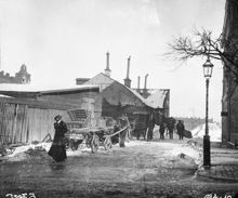 Den numera försvunna Gåsgränden med kv. Gåsdjupet, nuv. kv. Spelbomskan fotograferad från Nortullsgatan