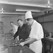 Grevgatan 39. Maison Pierre. Kockar i restaurangköket