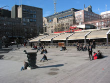 Kungsträdgården mot Hamngatan. I fonden NK och Sverigehuset