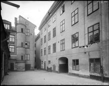 Gård med gathuset och gårdshus, Karduansmakargatan 3