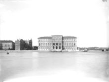 Nationalmuseum sett från Skeppsbron