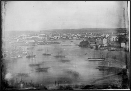 Utsikt över saltsjön, segelfartyg överallt