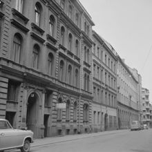 Jungfrugatan 5, mellan Linnégatan och Storgatan