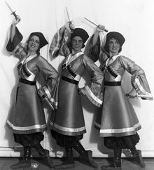 Baletten Petruschka på Kungliga Operan. Ingeborg Carlson, Cissi Olsson och Elly Holmberg på bilden