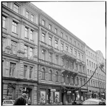 Nybrogatan, nr 40 i mitten