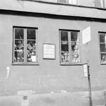 Bushållplats för linje 41 och 56 vid Linnégatan 55 - 57