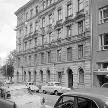 Brahegatan 62 vid hörnet av Valhallavägen
