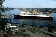 Utsikt från fåfängan mot djurgården. M/s Europa på väg in