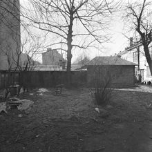 Tjärhovsgatan 32. Gården