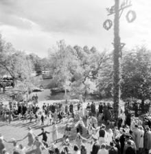 Skansen. Midsommarafton 1940