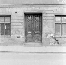 Klara Södra Kyrkogata 14. Porten