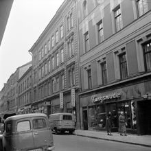 Humlegårdsgatan 19 mot 15