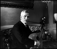 Porträtt av vissångaren Sven Scholander
