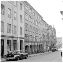 Riddargatan 30 västerut mot Artillerigatan