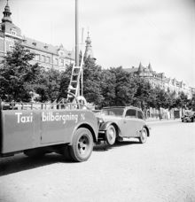 En DKW blir bärgad av taxis bärgningsbil