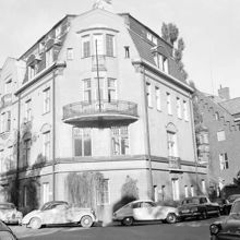 Friggagatan 2 t.v. och Baldersgatan 1 t.h