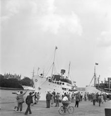 M/S Örnen avgår från Skeppsbron