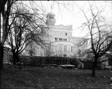 Prins Carls palats. Byströms Villa, Hazeliusbacken på Djurgården