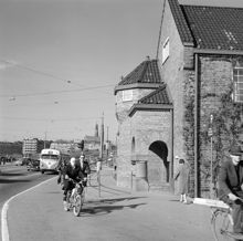 Liljeholmens station före rivningen 1959. Högalidskyrkan i fonden