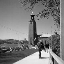 Tegelbacken. Viadukten under arbete. Stadshuset i fonden