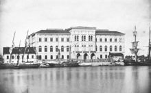 Nationalmuseum. T.v. gamla Slaktarhuset