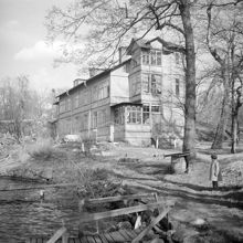 Byggnad väster om Karlshäll