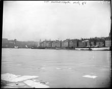 Vy över Gamla stan med Skeppsbron från Skeppsholmen