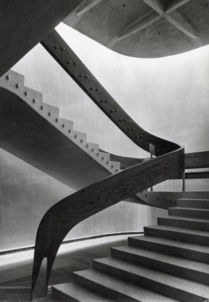 Svartvitt foto på trappa. 