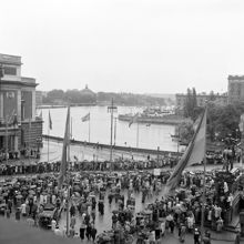 Gustav Adolfs Torg. Från kung Gustav V:s 85-årsdag, 16 juni 1943