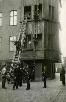 Kamratföreningen Röde Hanen, Johannes brandstation 1928