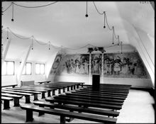Östermalms läroverk vid Karlavägen 47-49. Musiksalen med målningar av Georg Pauli