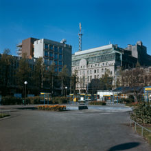 Kungsträdgården. Vy mot Sverigehuset och Nordiska Kompaniet