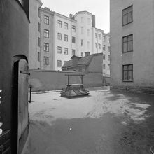 Gården, Nybrogatan 74